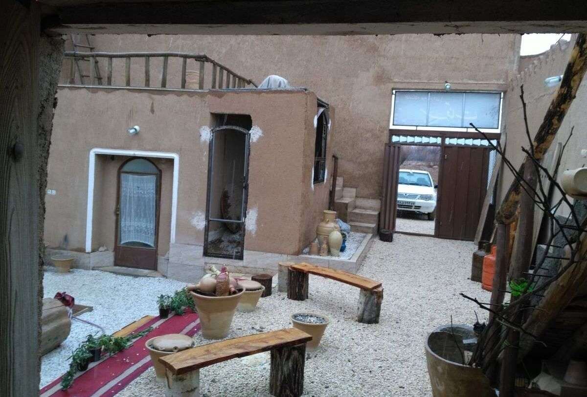 اجاره اقامتگاه بومگردی سرقنات در فارس-تصویر1