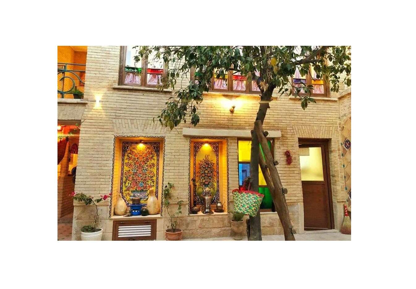 اجاره اقامتگاه بومگردی در شیراز-تصویر1